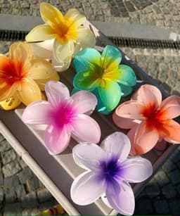 Cute flower claw clip
